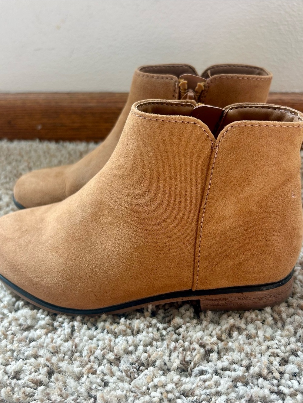 Cat & Jack Toddler Tan Suede Ankle Boots, 12T - Picture 3 of 7